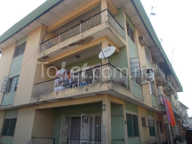 3 bedroom Flat / Apartment for rent Thomos Animasahun Street. Surulere Surulere Lagos