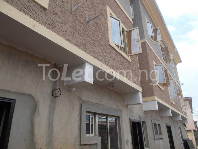 1 bedroom Flat / Apartment for rent Apata Street Shomolu Shomolu Lagos - 0