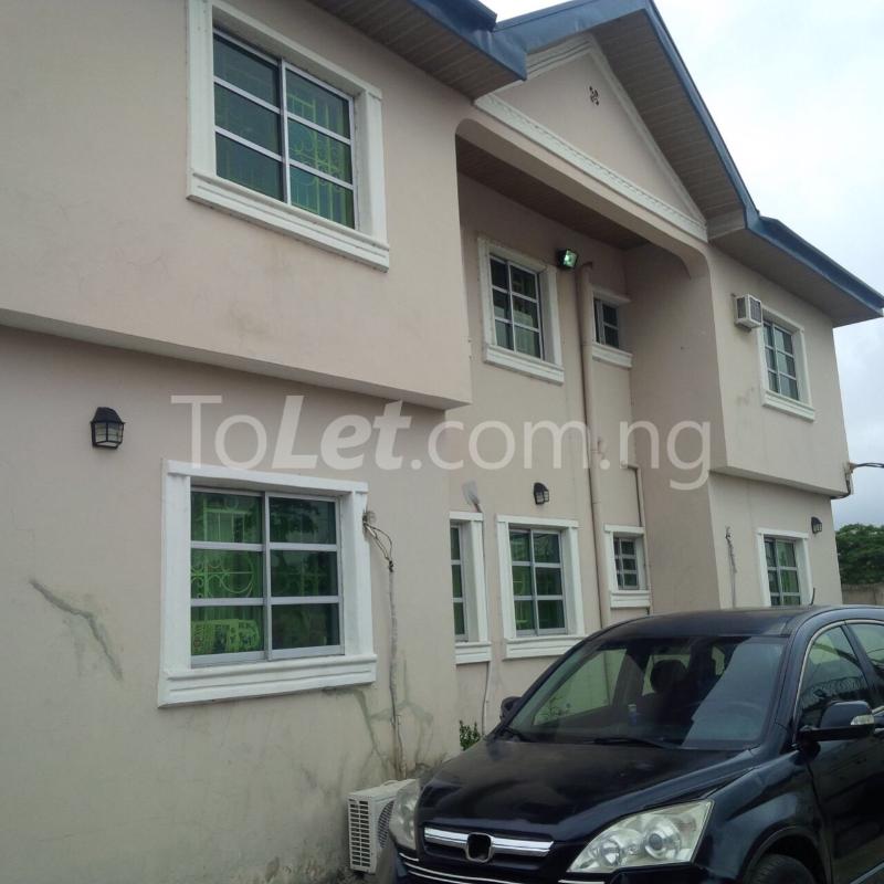 3 bedroom Flat / Apartment for rent Mobil Estate Road,ilaje Bariga Shomolu Lagos