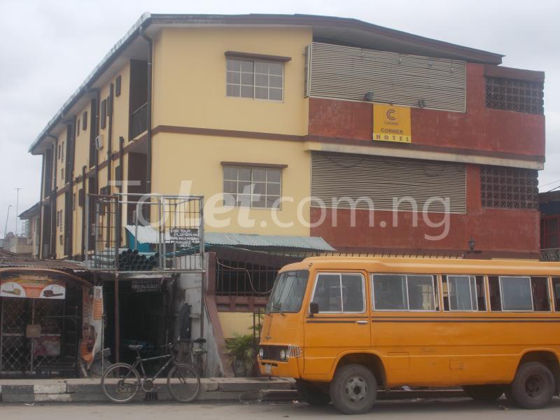 1 bedroom Flat / Apartment for rent Along Ijeshatedo Road, Surulere Surulere Lagos