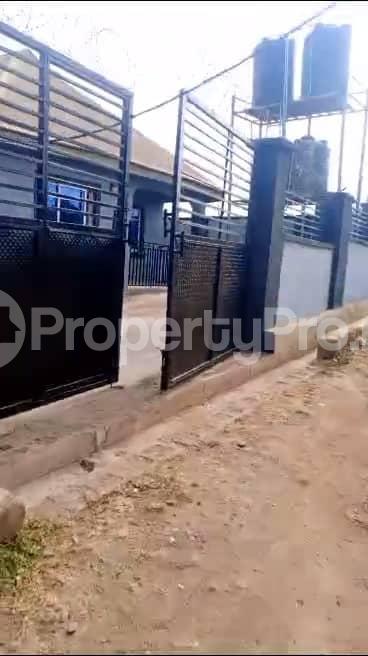 10 bedroom Flat / Apartment for sale Apete Olomo Lomo Ib, Oyo State, Apete Ibadan Oyo