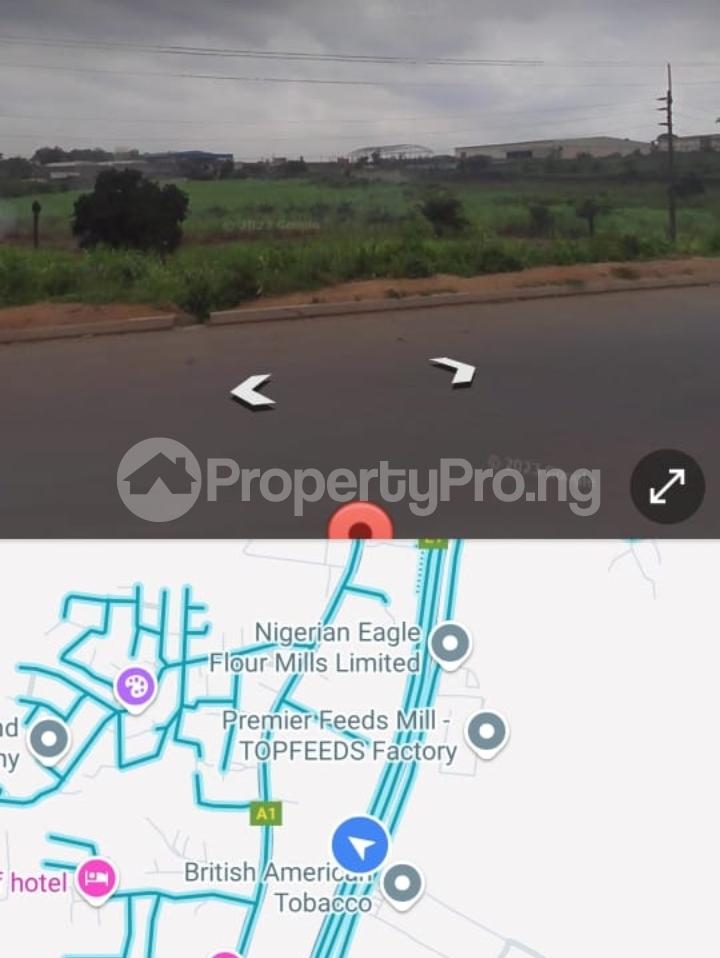 Land for sale Lagos Ibadan Express Way Ibadan Oyo - 0