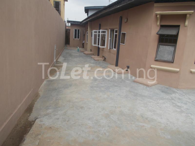 1 bedroom Flat / Apartment for rent Fadeyi, Yaba Yaba Lagos - 0