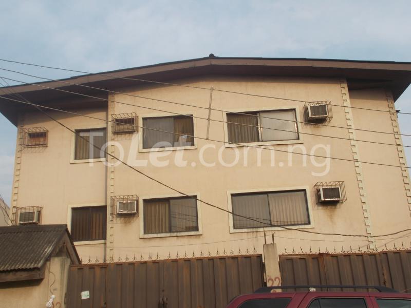 3 bedroom Flat / Apartment for sale No 22 Saji Ayangbade Street. Maryland Ikeja Lagos