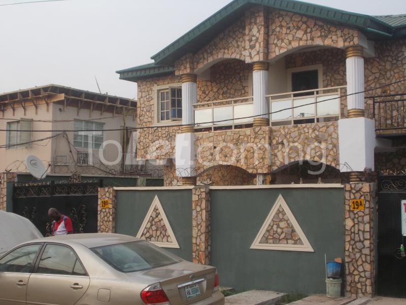 2 bedroom Flat / Apartment for rent Around Jadesola Oshodi Street, Surulere Surulere Lagos