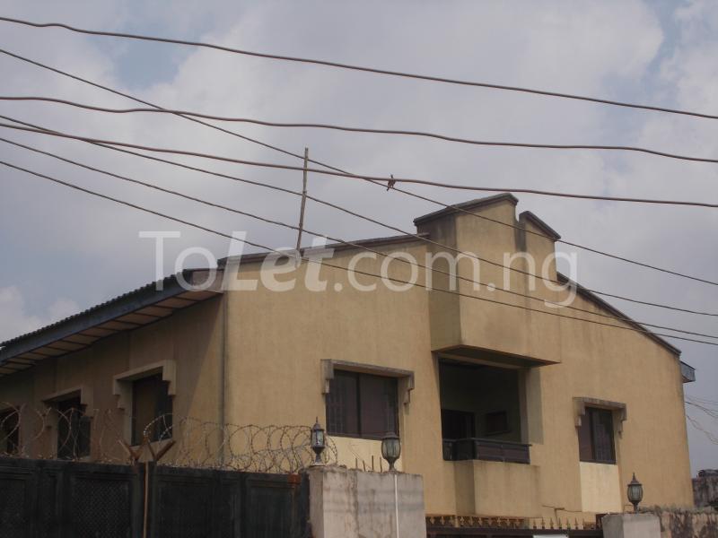 5 bedroom House for rent Oriade Street, Oshodi Expressway Oshodi Lagos
