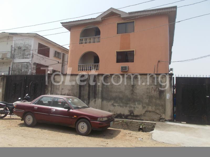 3 bedroom Flat / Apartment for rent Olamojuba Street Surulere Surulere Lagos