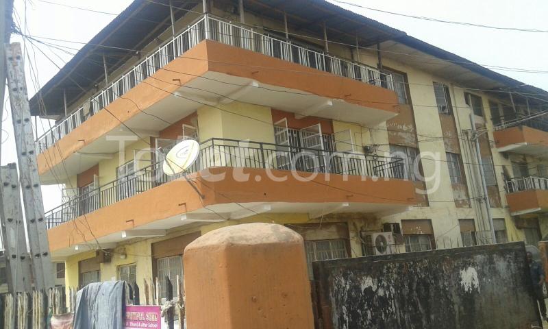 3 bedroom Flat / Apartment for rent Akoka Area Yaba Yaba Lagos - 0