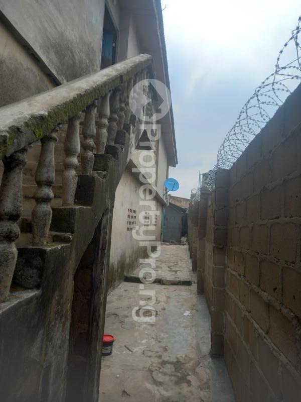 10 bedroom Flat / Apartment for sale Ishasi Axis Ojodu Berger Road, Berger Ojodu Lagos