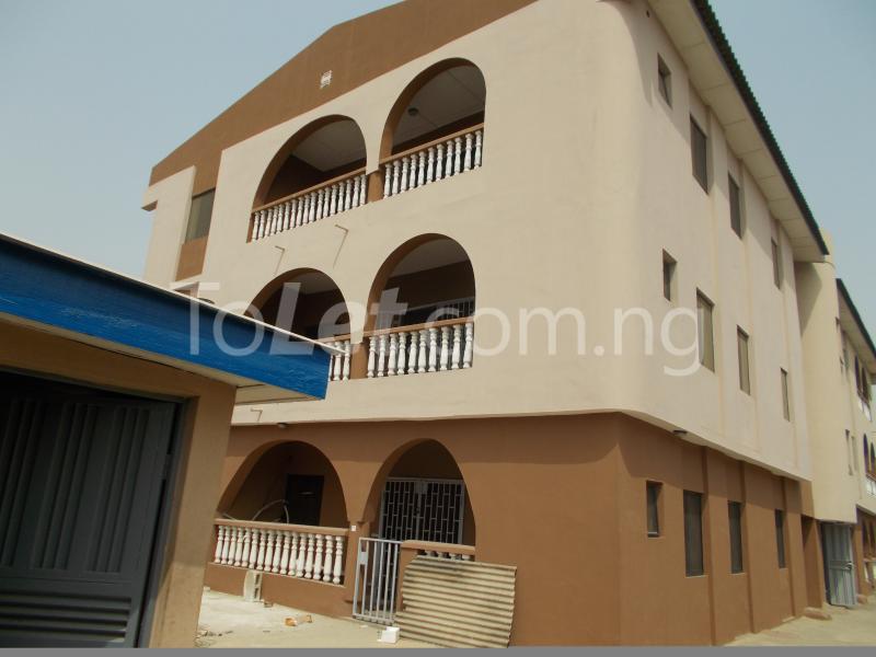 3 bedroom Flat / Apartment for rent Agboyi Road. Alapere Kosofe/Ikosi Lagos