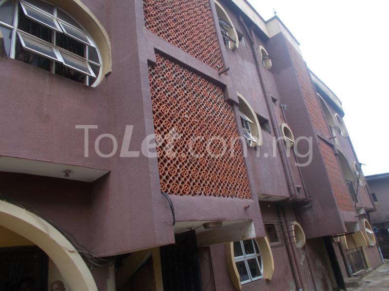 3 bedroom Flat / Apartment for rent Adesanya Street. Oshodi Expressway Oshodi Lagos