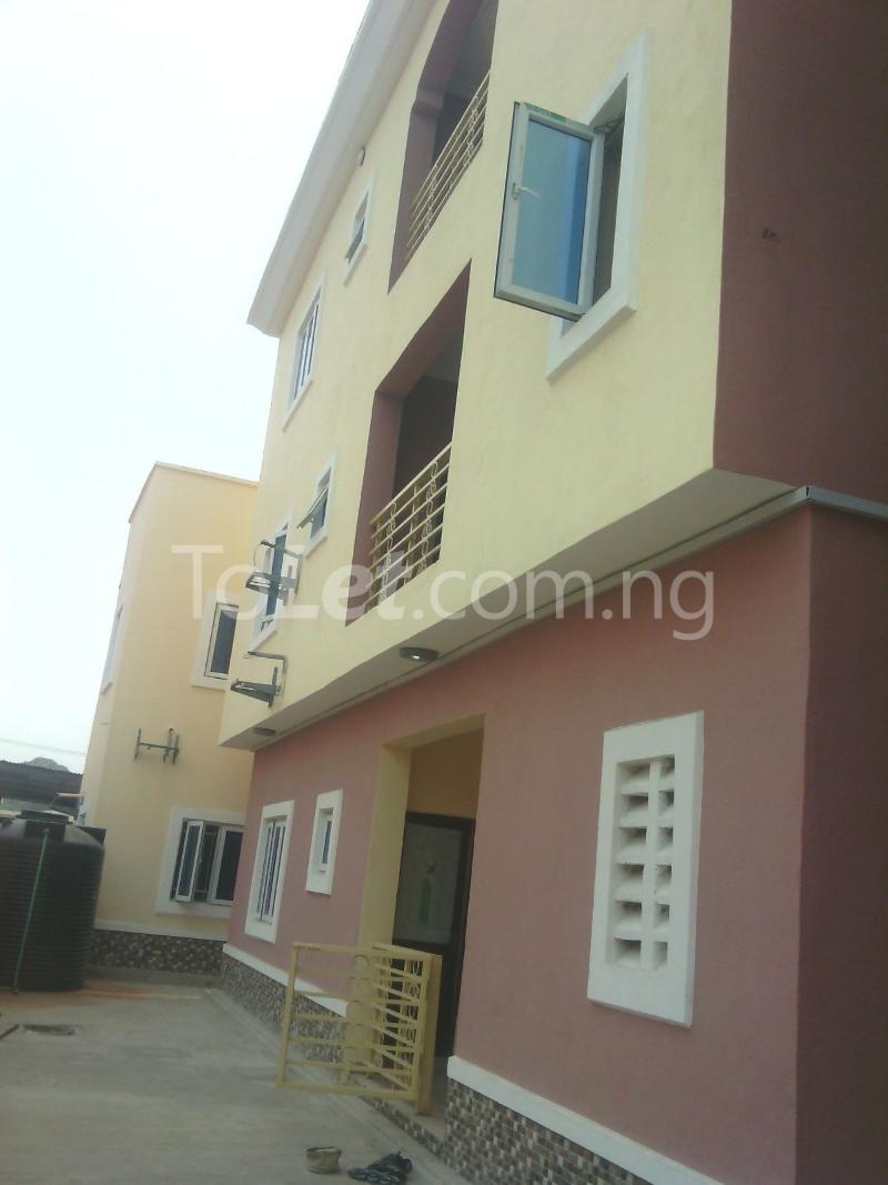 3 bedroom Flat / Apartment for rent Off Brown Road, Surulere Surulere Lagos