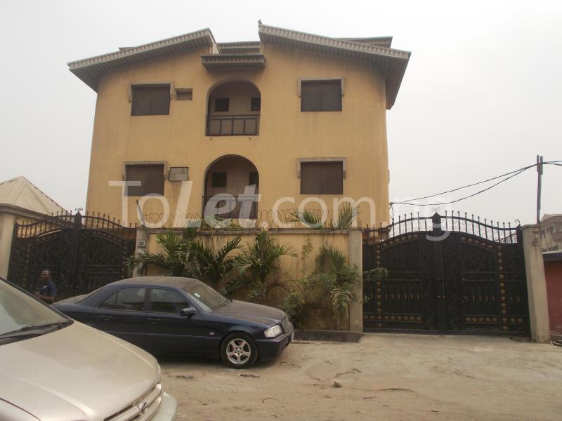 3 bedroom Flat / Apartment for rent Alawode Street, Surulere Surulere Lagos