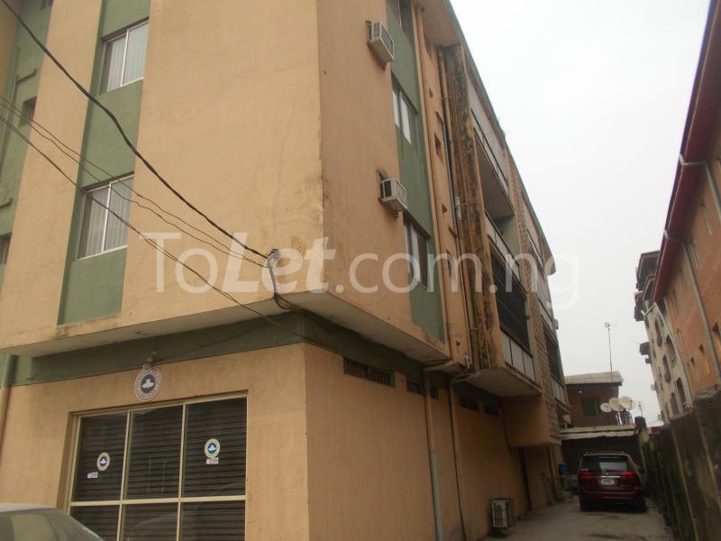 3 bedroom Flat / Apartment for rent Bolaji Banwo Street, Aguda Surulere Lagos