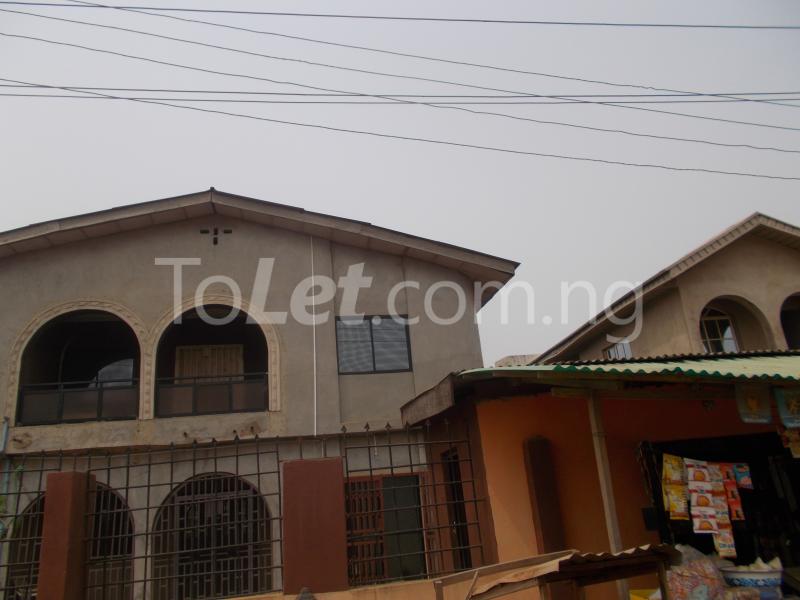 3 bedroom Flat / Apartment for rent Tairoad Street. Alimosho Lagos
