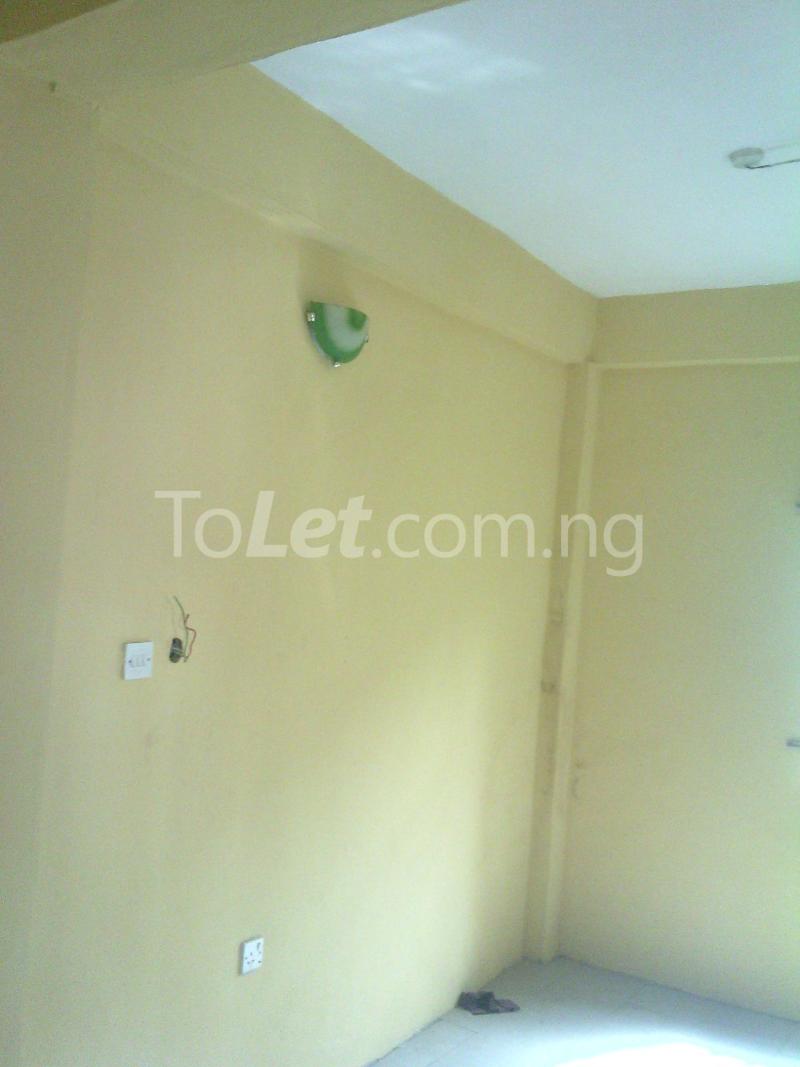 2 bedroom Flat / Apartment for rent Falolu Road, Surulere Surulere Lagos