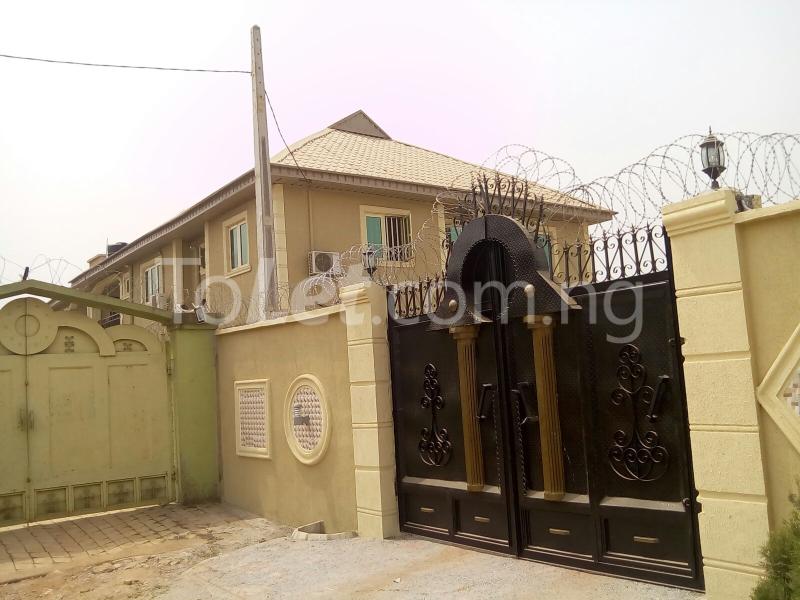 3 bedroom Flat / Apartment for rent Unique Estate, Alimosho Lagos