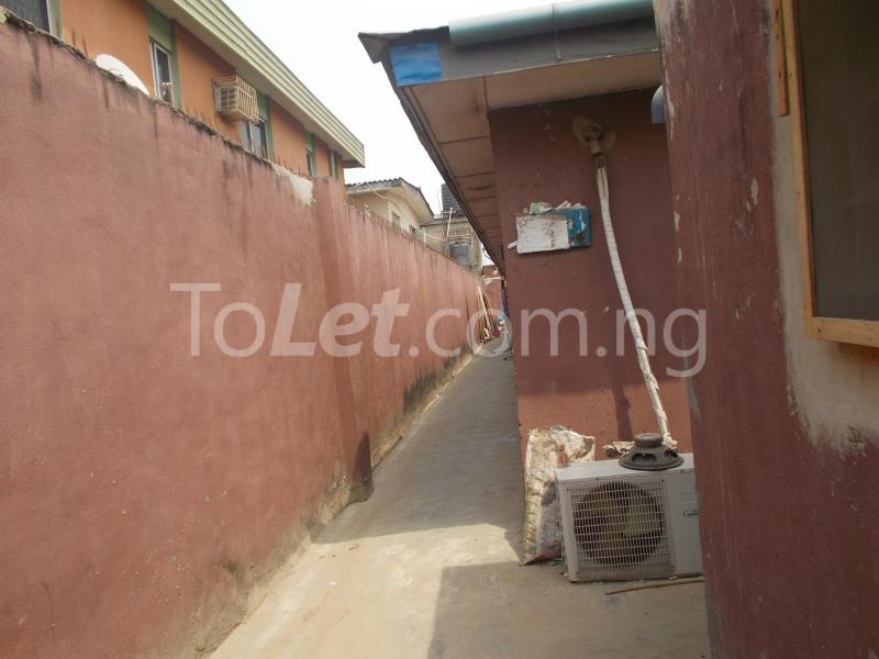 1 bedroom Flat / Apartment for rent Mafoluku Road. Oshodi Expressway Oshodi Lagos