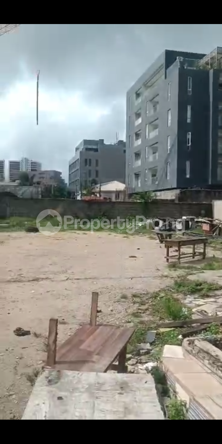 Land for sale In Strategic Position On Oyin Jolayemi Street Victoria Island Lagos