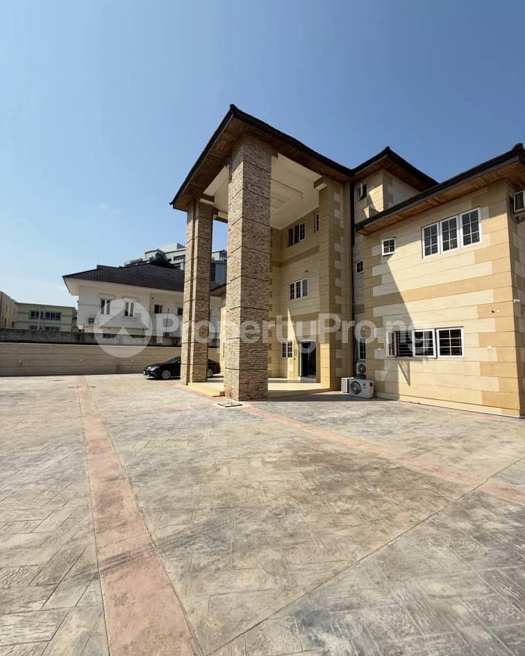 10 bedroom House for rent ONIRU Victoria Island Lagos