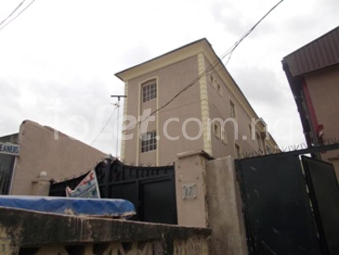 2 bedroom Flat / Apartment for rent 17, Emmanuel Street, Ogudu Ogudu Lagos