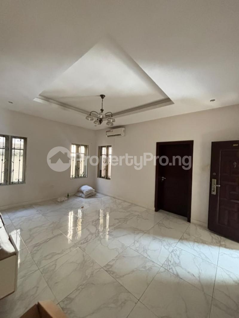 1 bedroom House for rent Admiralty Road Lekki Lagos