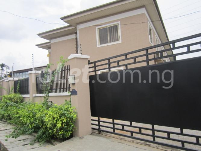 3 bedroom Flat / Apartment for rent Rasaq Balogun Street, Off Adeniran Ogunsanya Surulere Surulere Lagos