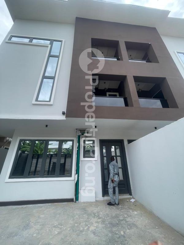 4 bedroom House for sale Anthony Mende Maryland Lagos