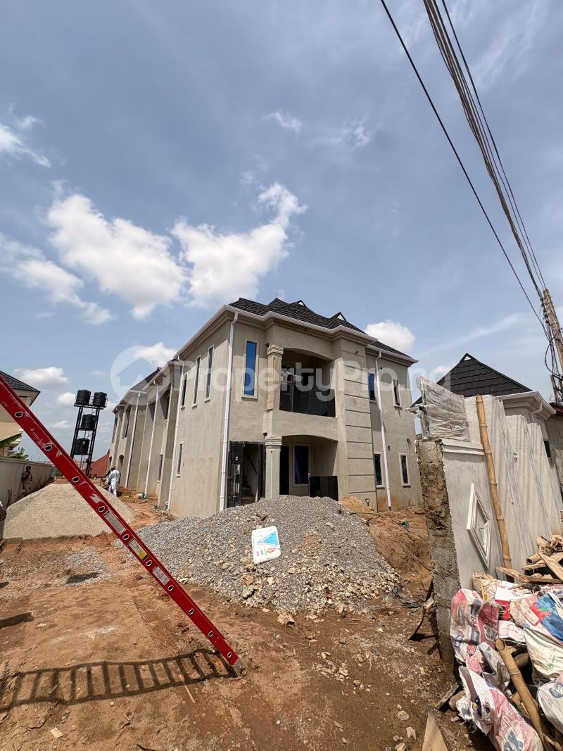 2 bedroom Flat / Apartment for rent Kolapo Ishola Gra Akobo Ibadan Oyo