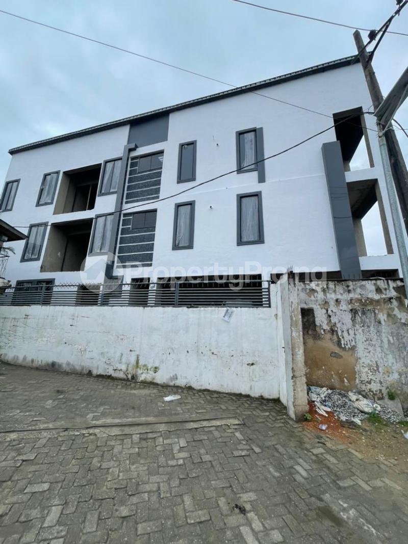 2 bedroom Flat / Apartment for sale Surulere Lagos