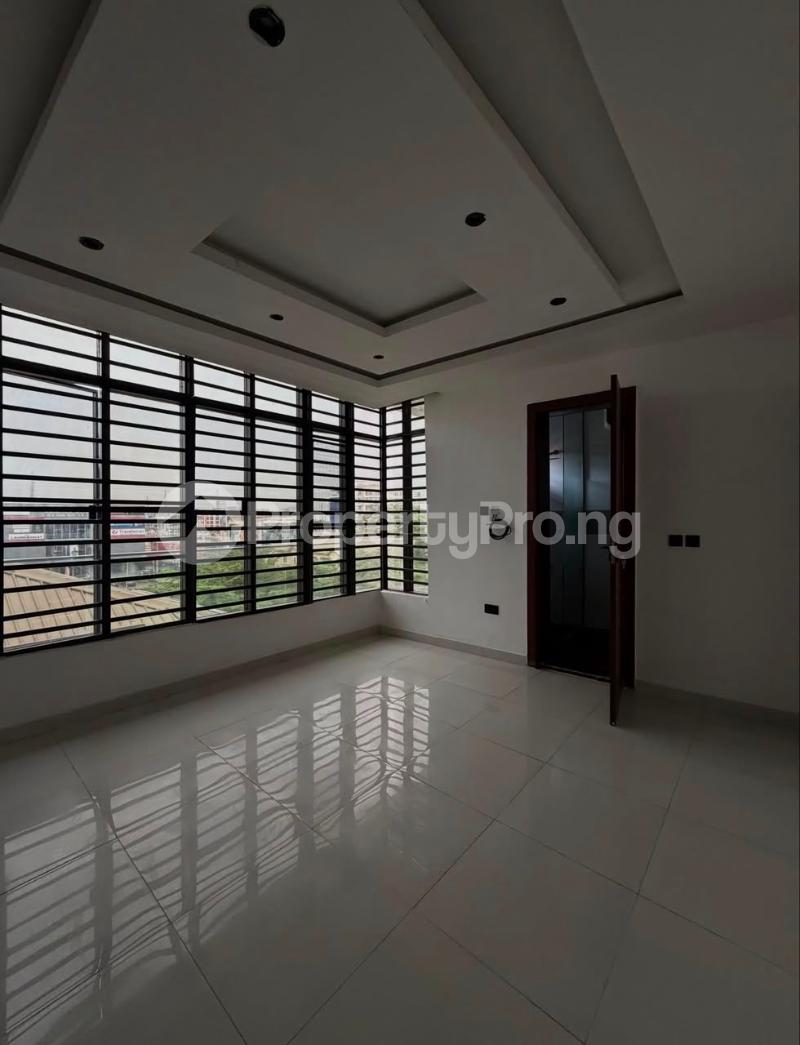 3 bedroom Flat / Apartment for rent ONIRU Victoria Island Lagos