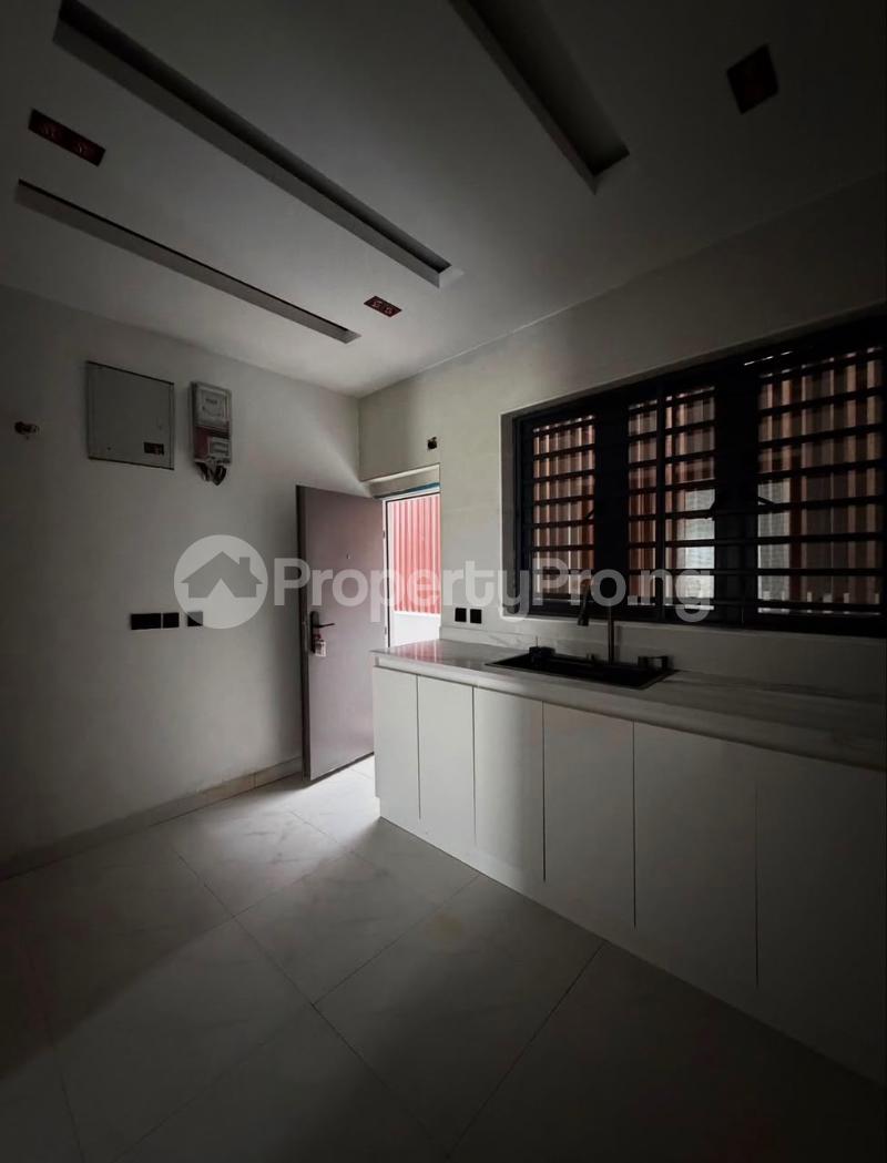 3 bedroom Flat / Apartment for rent ONIRU Victoria Island Lagos