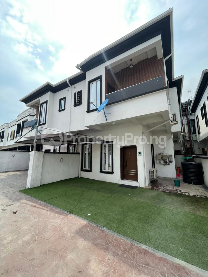 2 bedroom House for shortlet Ikota Lekki Lagos