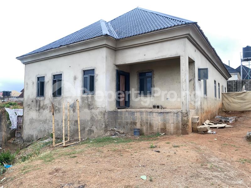 2 bedroom House for sale An Estate In Airport Road Lugbe Abuja