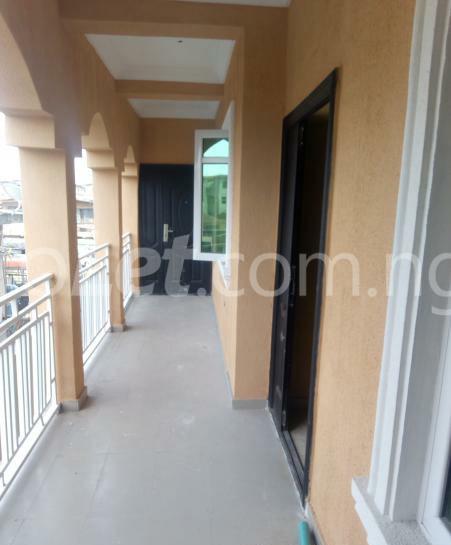 2 bedroom Flat / Apartment for rent Ijesha Lawanson Surulere Lagos
