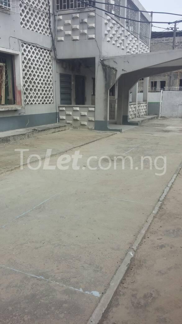 2 bedroom House for rent Ogunlana Surulere Lagos