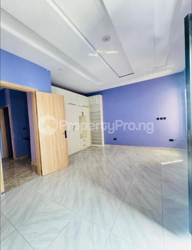 2 bedroom House for rent Ogunlana Surulere Lagos