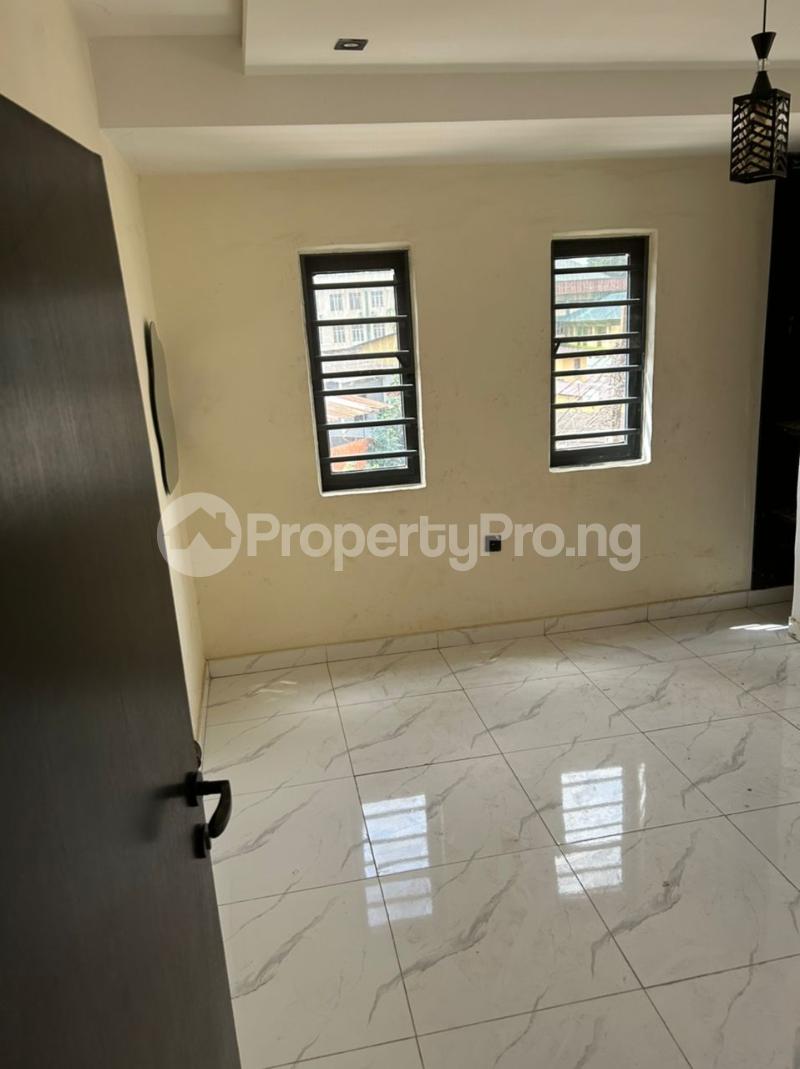 2 bedroom Flat / Apartment for sale Mende Maryland Lagos