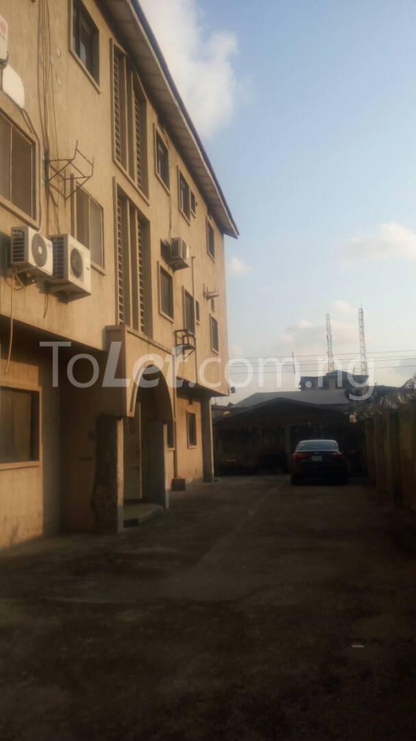 2 bedroom Flat / Apartment for rent Off Eyinle Street Lagos