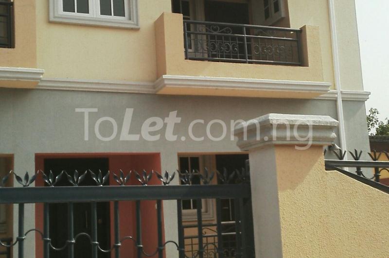 2 bedroom Flat / Apartment for rent Montogomery Street Jibowu Yaba Lagos