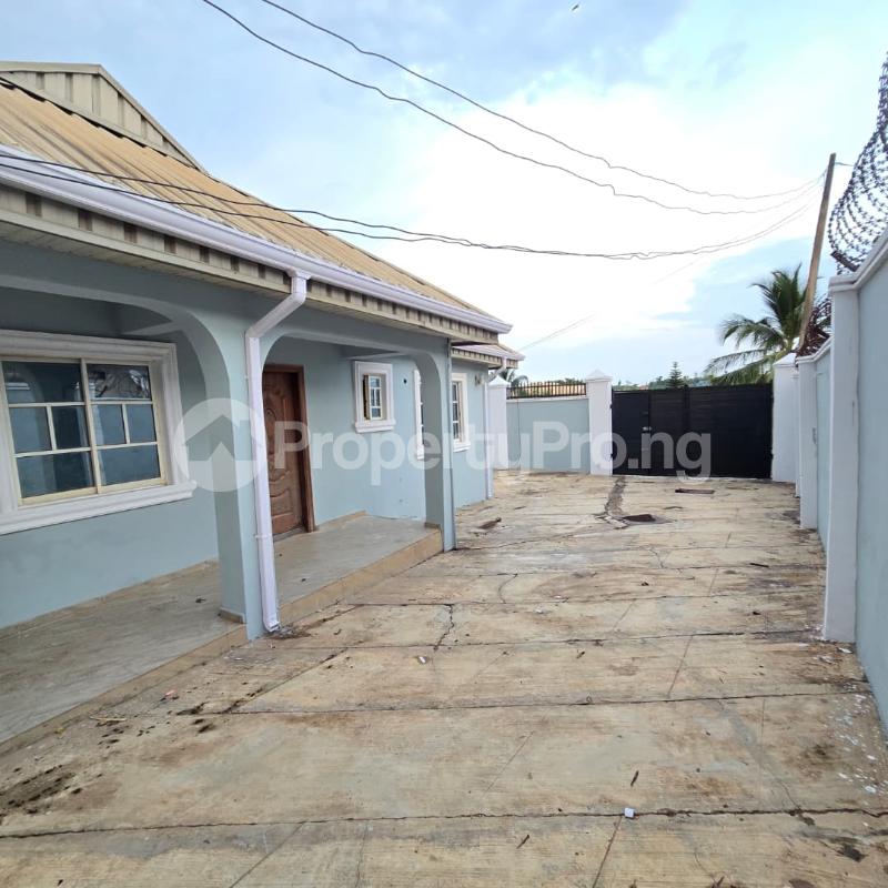 2 bedroom House for rent Around Railway Track, Wire & Cable Junction, Off Abeokuta Road, Apata Area, Ibadan Apata Ibadan Oyo