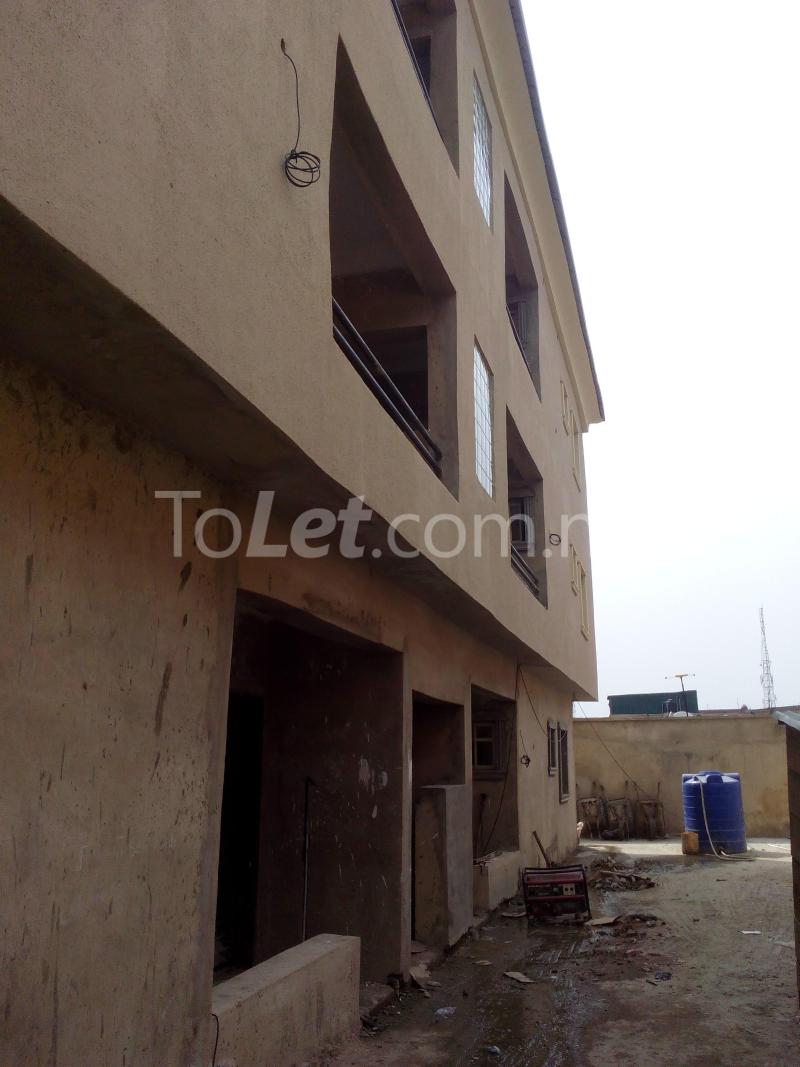 2 bedroom Flat / Apartment for rent Agege Motor Road Mushin Lagos