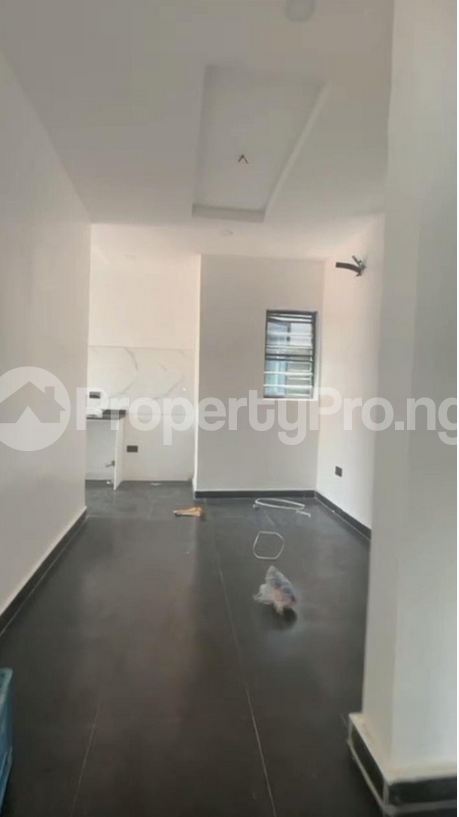 2 bedroom Flat / Apartment for rent Off Spg Road Ologolo Lekki Lagos