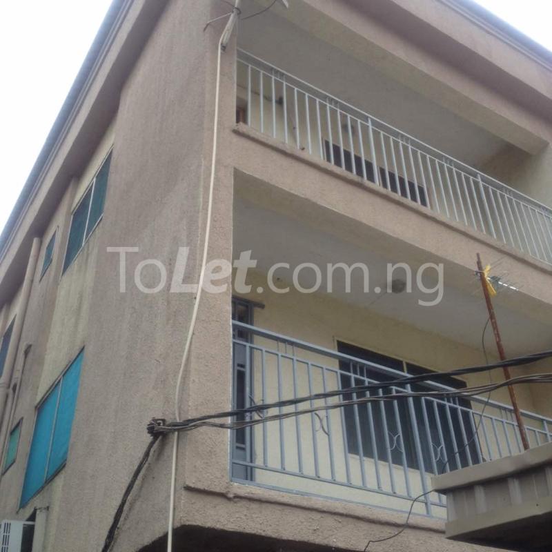 2 bedroom Flat / Apartment for rent Bolaji Banwo Off Onikoyi Aguda Surulere Lagos