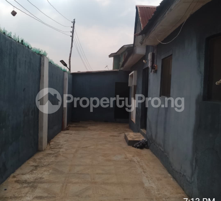 2 bedroom Flat / Apartment for rent Maku Area Alakia Ibadan Oyo