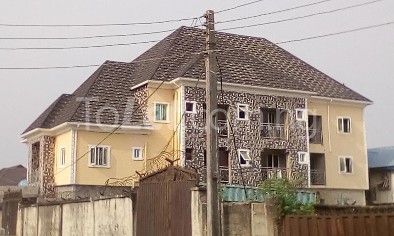 2 bedroom Flat / Apartment for rent Austin Community road Okota Lagos