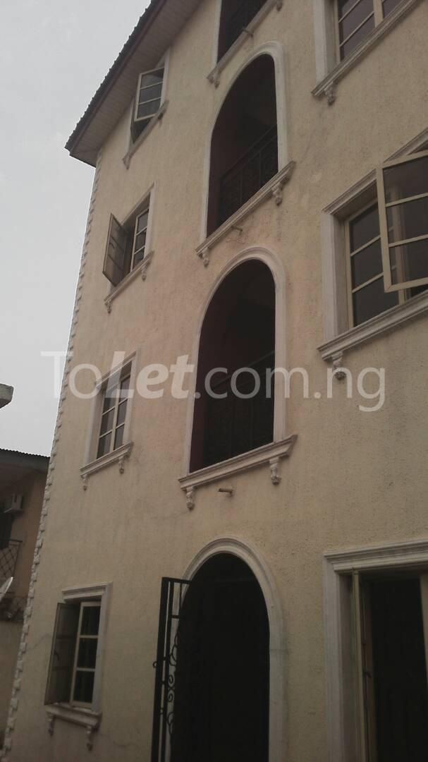 3 bedroom Flat / Apartment for rent Close To Obayan Akoka Yaba Lagos