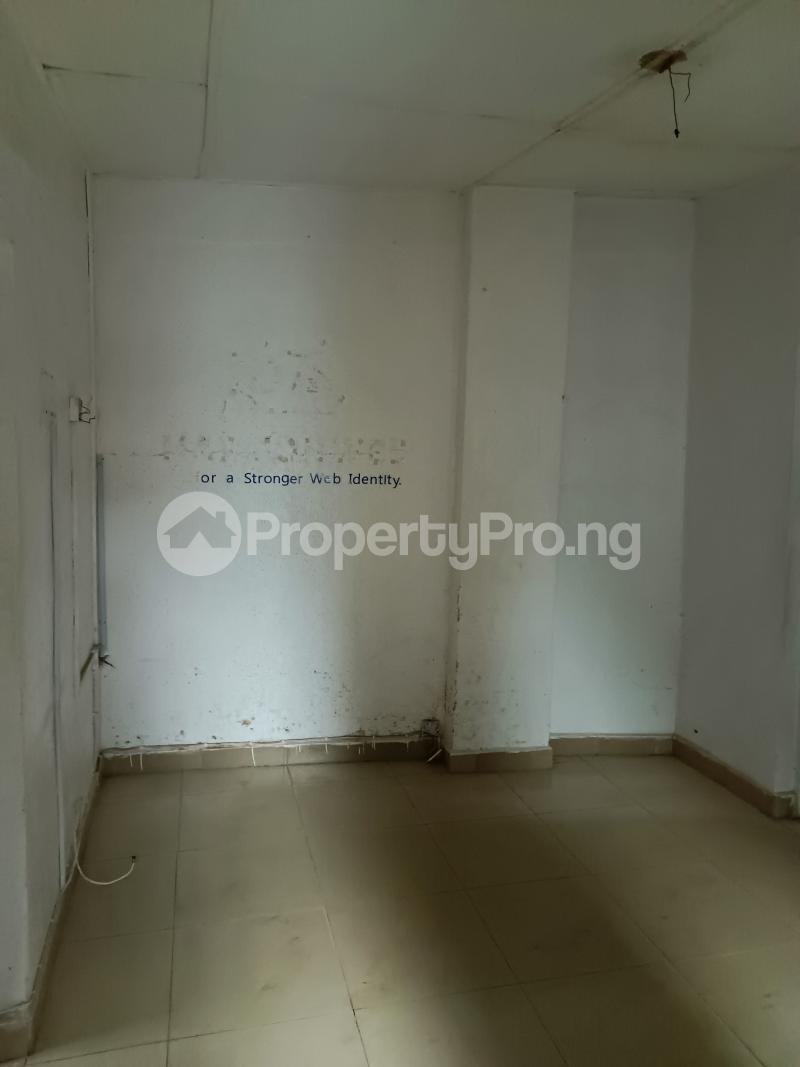 2 bedroom Flat / Apartment for rent Jibowu Road Jibowu Yaba Lagos