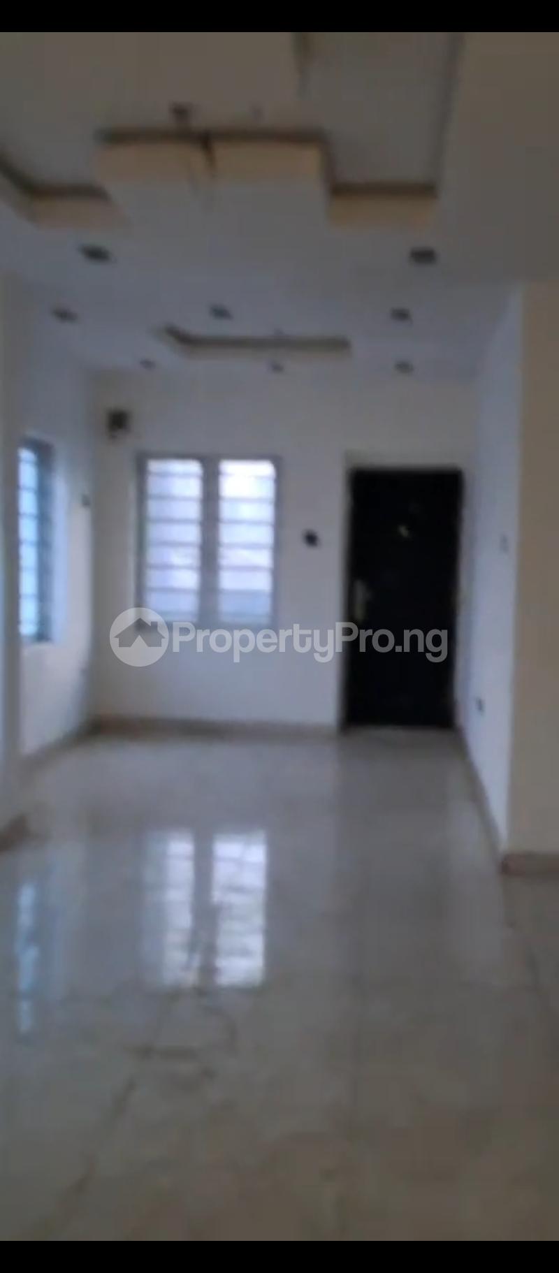 2 bedroom Flat / Apartment for rent Street Alagomeji Yaba Lagos