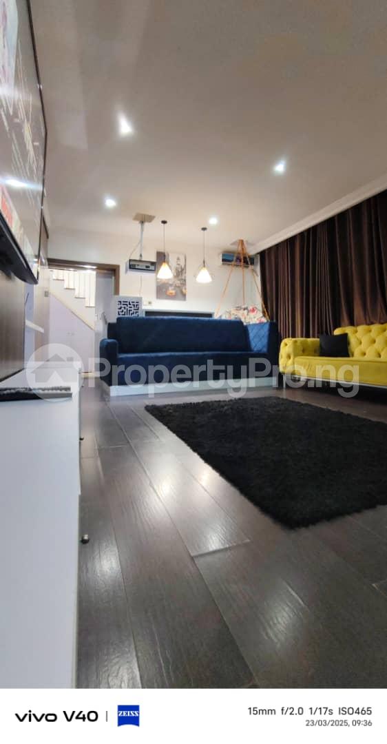 2 bedroom House for shortlet Ogunlana Surulere Lagos - 0